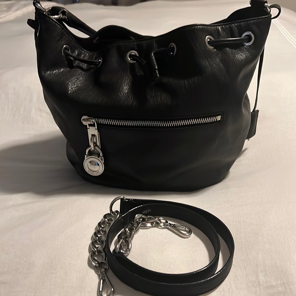 Authentic Michael Kors - shoulder/crossbody- Black